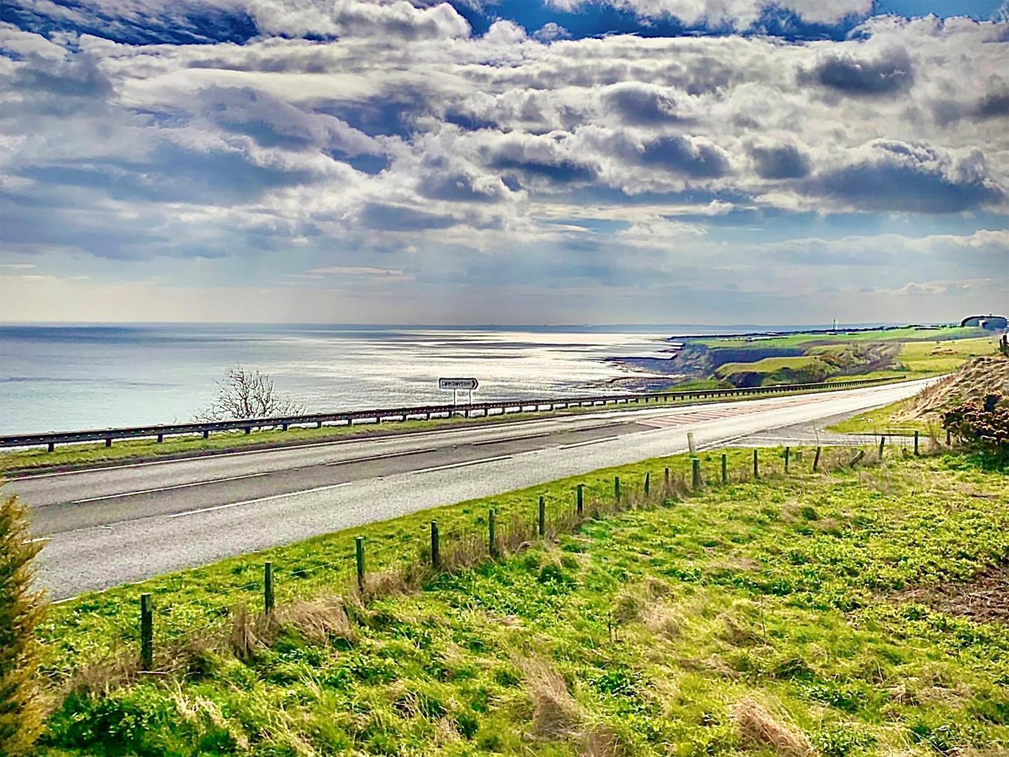 Burnmouth Sea View At Lambertonヴィラ エクステリア 写真